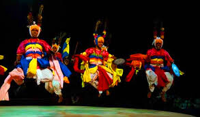 Paika acrobatic human pyramid